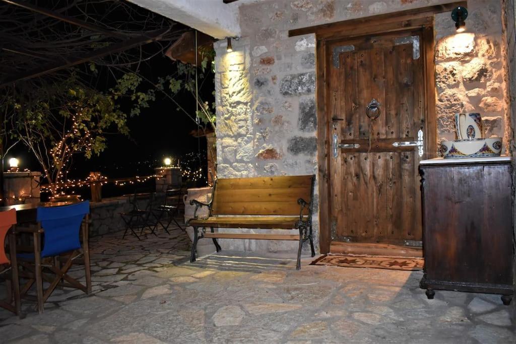 Вілла Μικρή Πέτρινη Μεζονέτα 2 Lilaia Екстер'єр фото