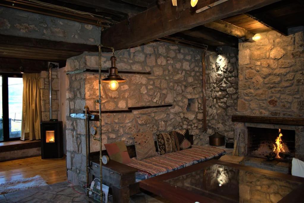 Вілла Μικρή Πέτρινη Μεζονέτα 2 Lilaia Екстер'єр фото