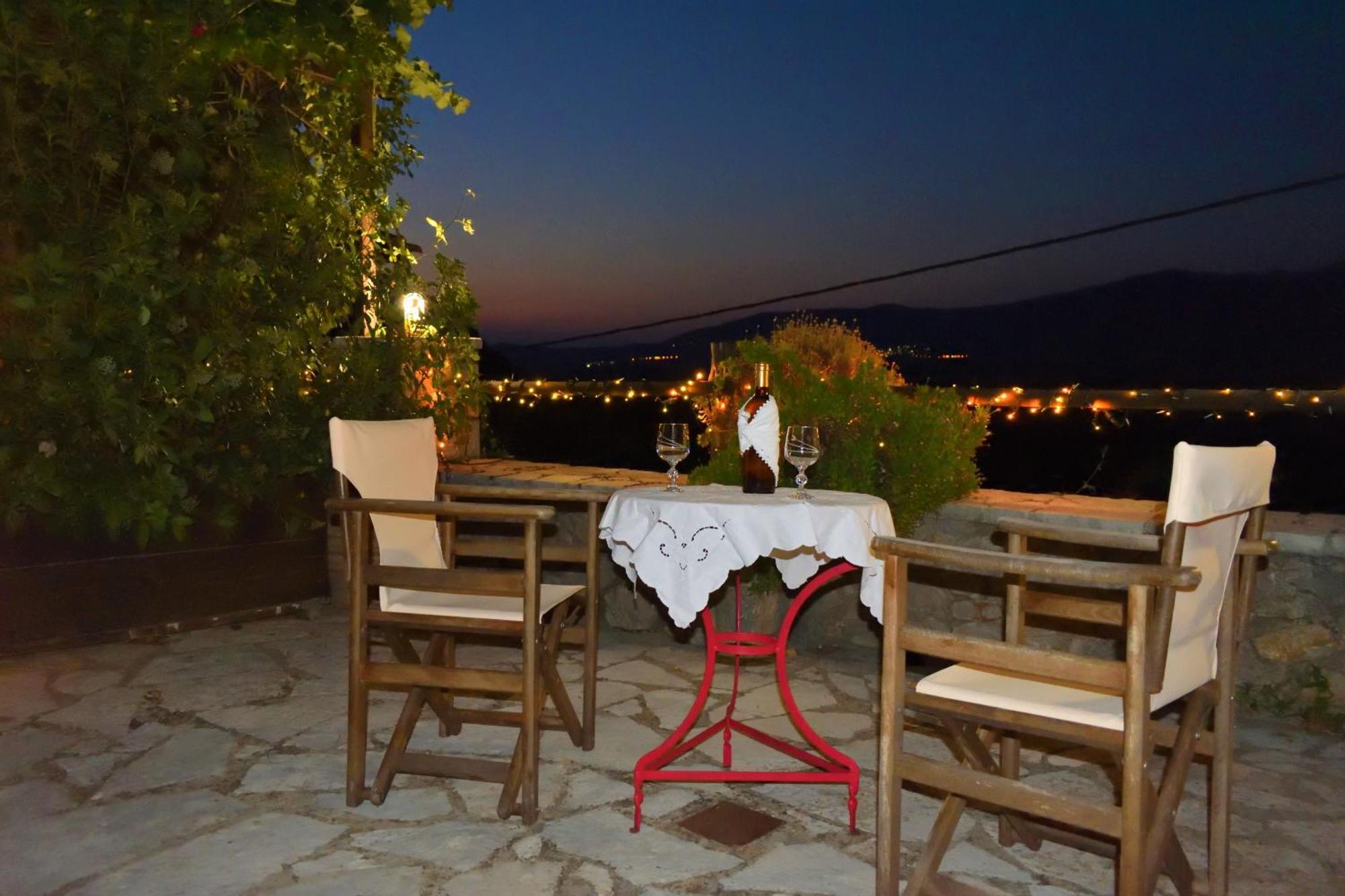 Вілла Μικρή Πέτρινη Μεζονέτα 2 Lilaia Екстер'єр фото