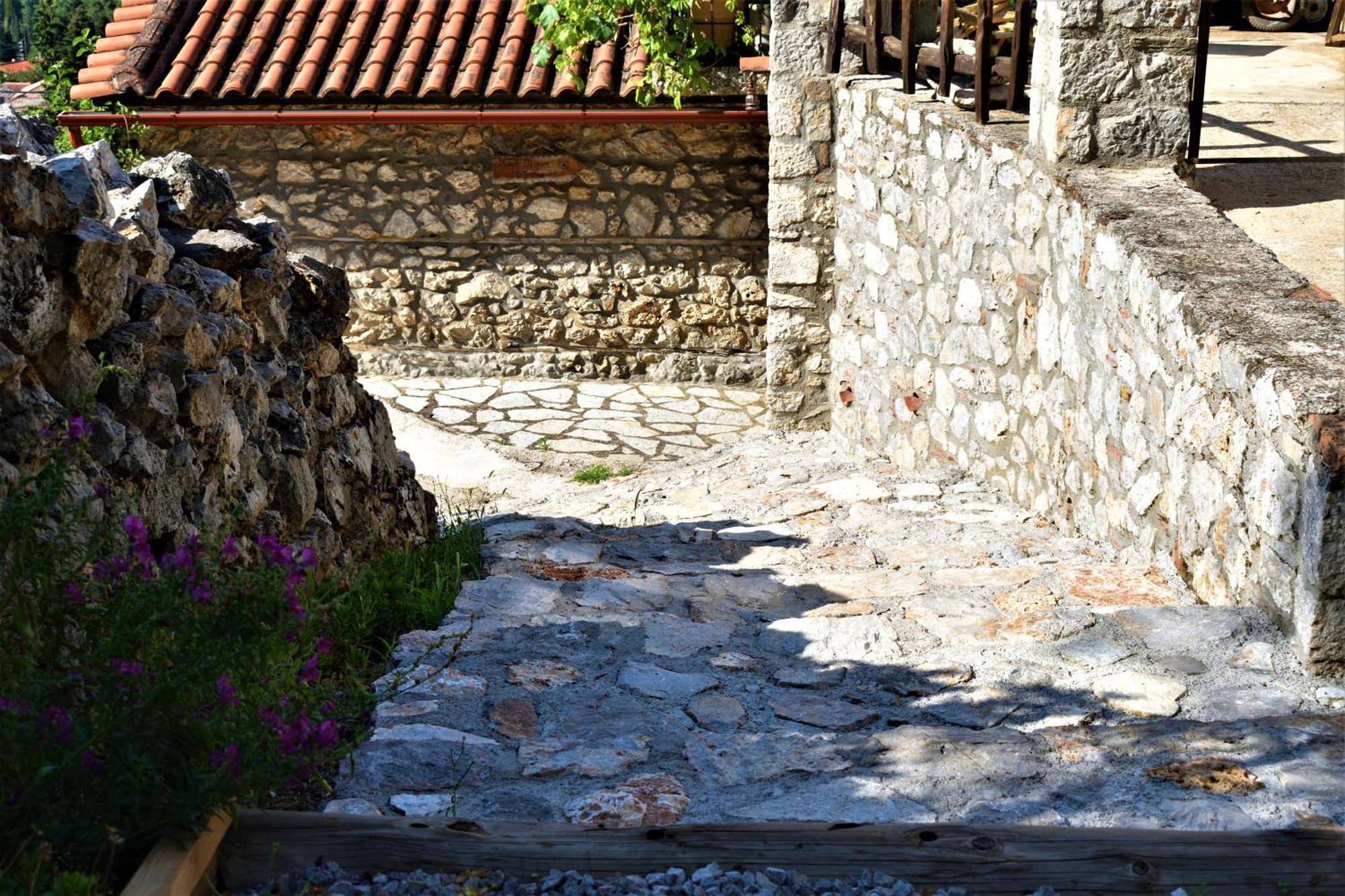 Вілла Μικρή Πέτρινη Μεζονέτα 2 Lilaia Екстер'єр фото